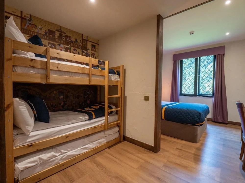 Warwick Castle Hotel and Knight's Village