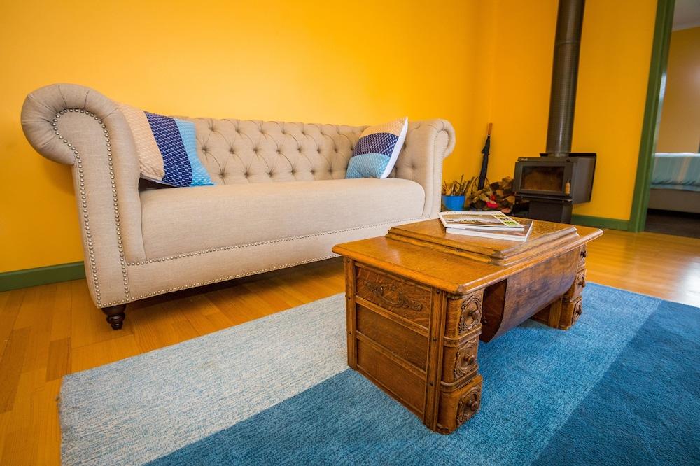 Blue House at Mountainside Wines