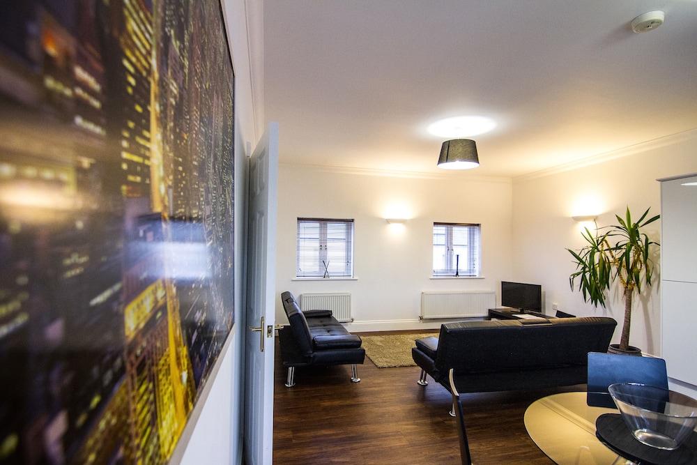 iStay - Perceval House