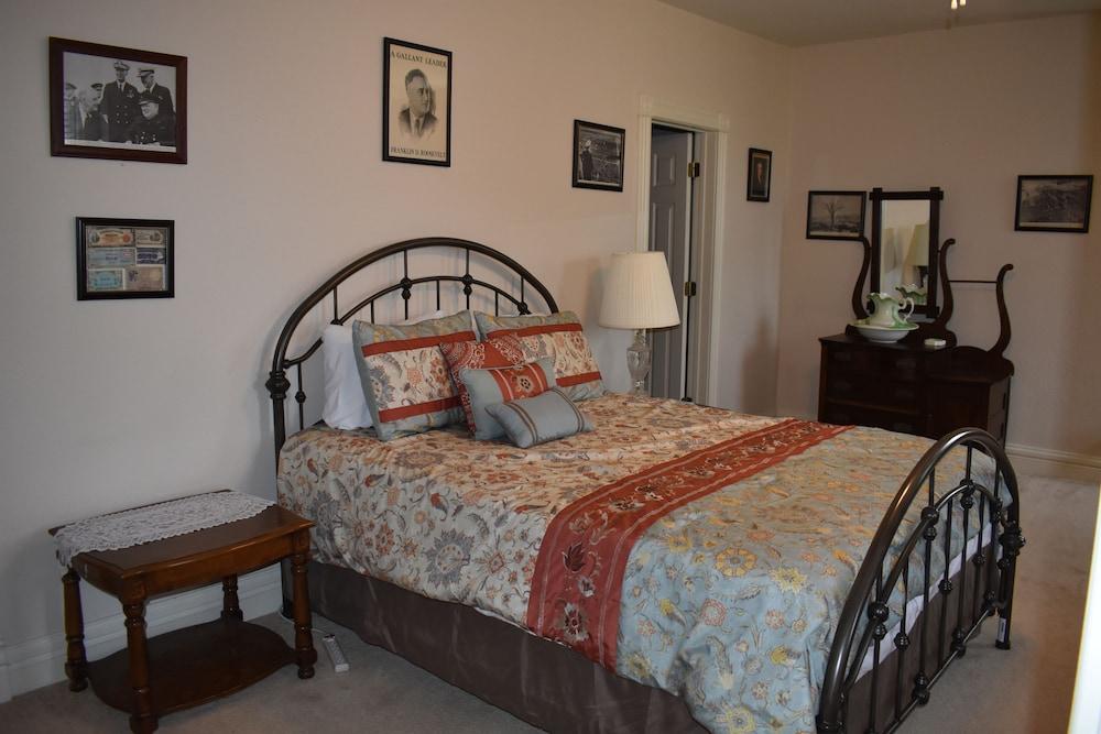 Hermann Crown Suites