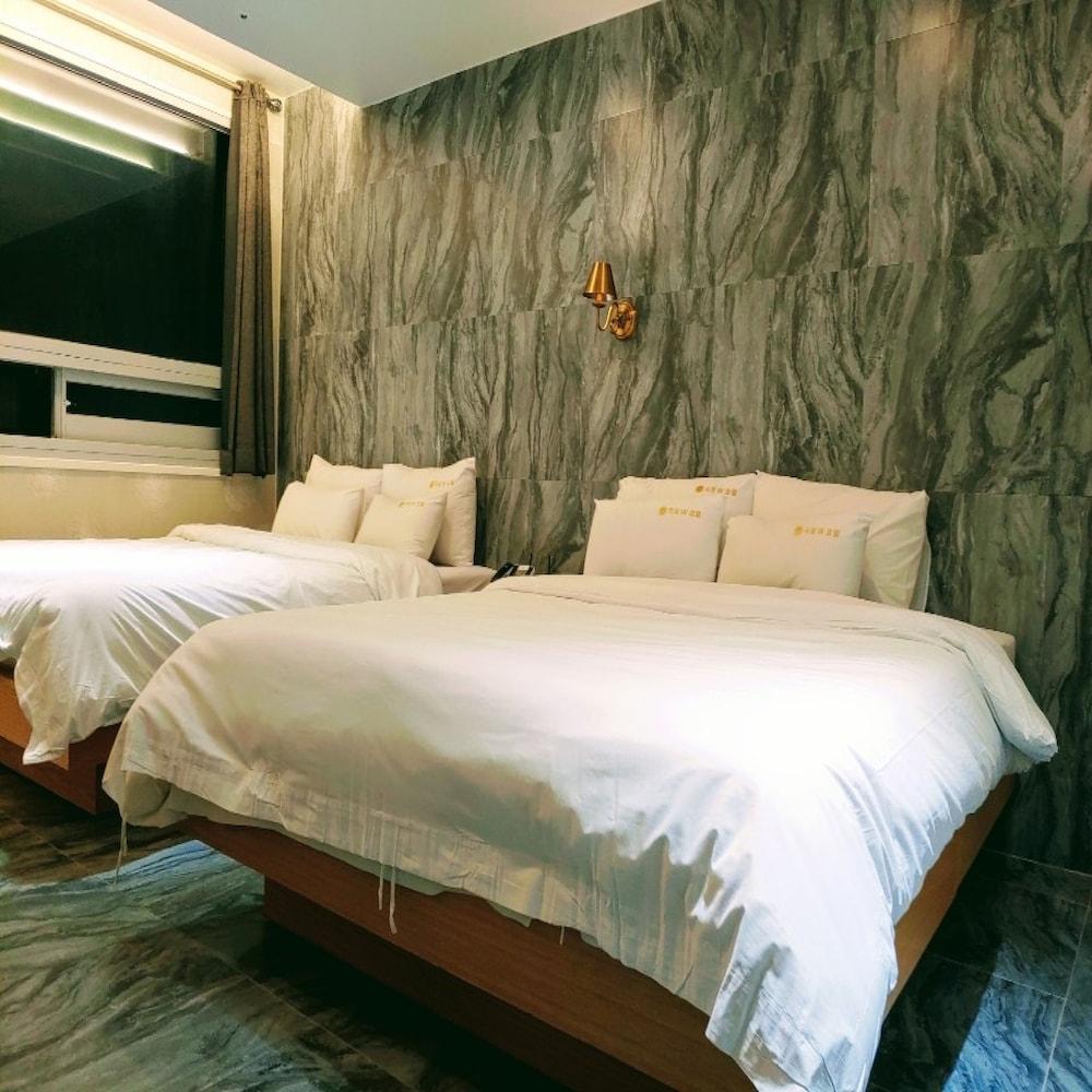 Gukje Business Hotel