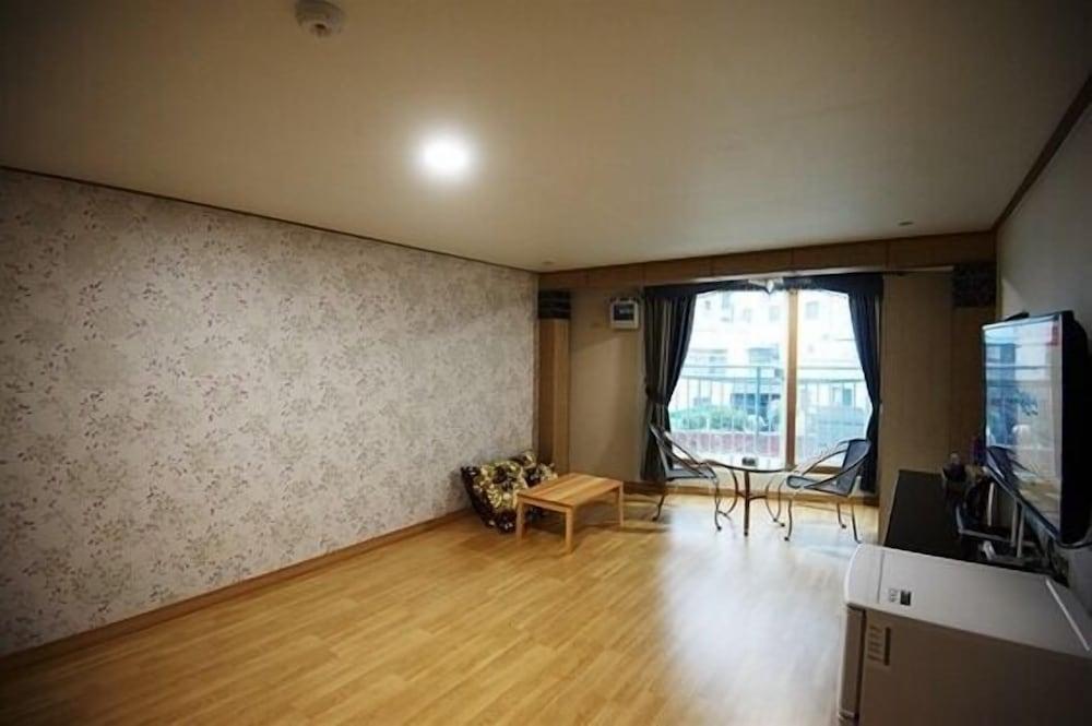 Dorcas Tourist Hostel