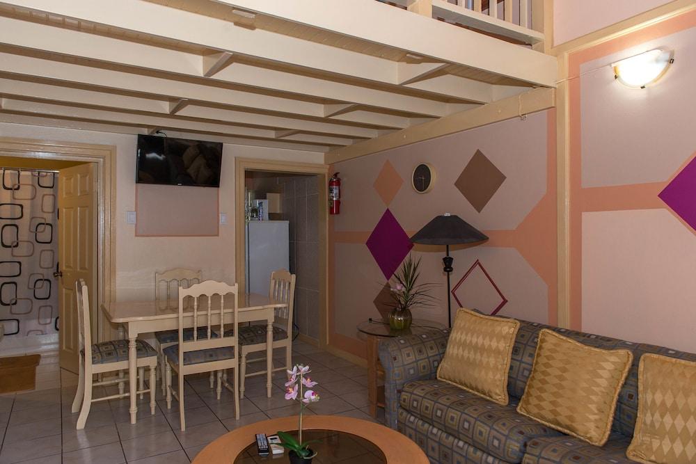 Tropical Beach Suite