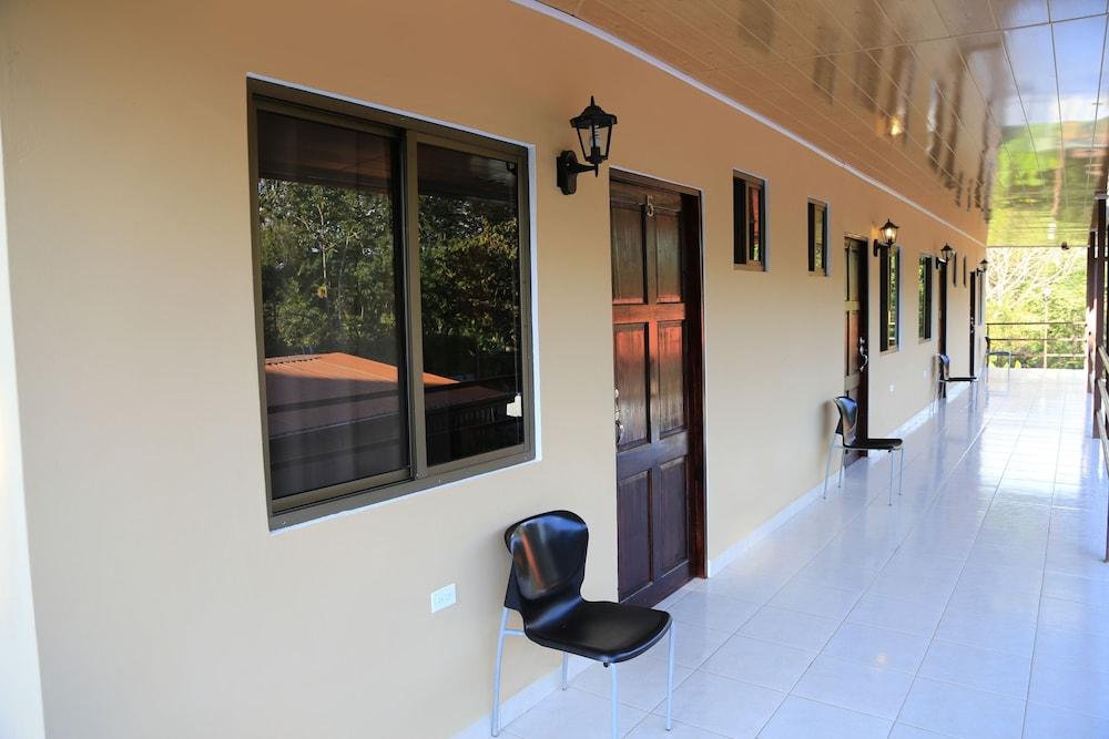 Roxy Fishing Club Y Hotel