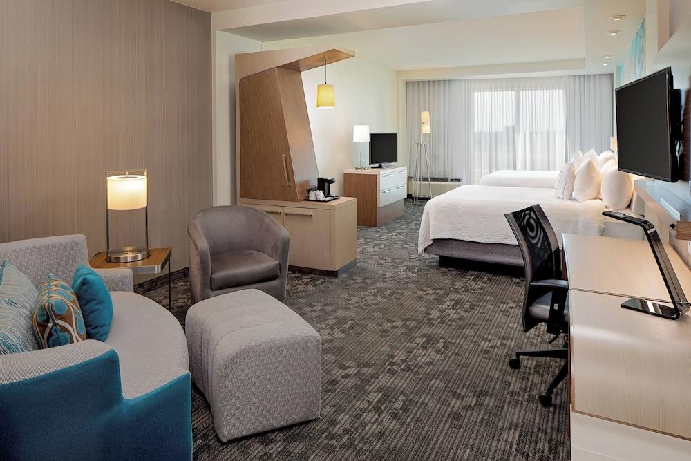 Courtyard by Marriott Dallas Carrollton