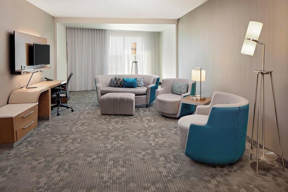 Courtyard by Marriott Dallas Carrollton