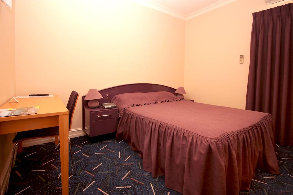 Mitchell River Tavern