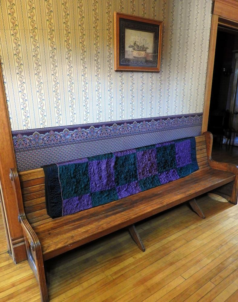 Champaign Garden Inn