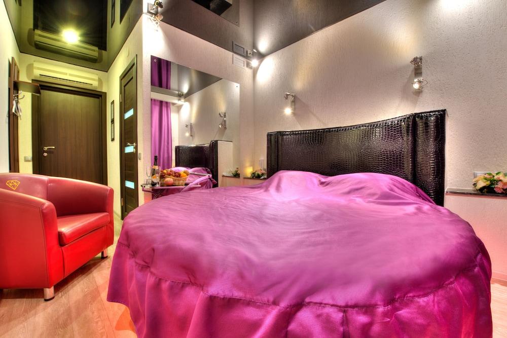 Alex Hotel on Bogatyrsky