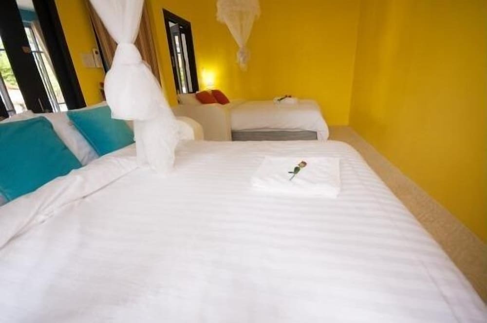 Laemsing Whitehouse Resort