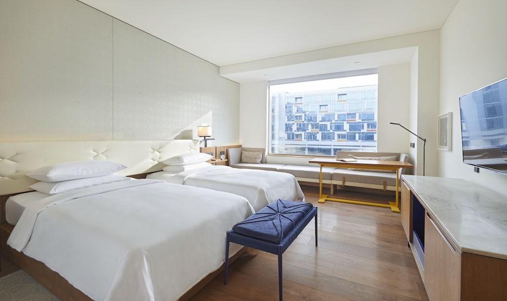 Andaz Delhi, by Hyatt