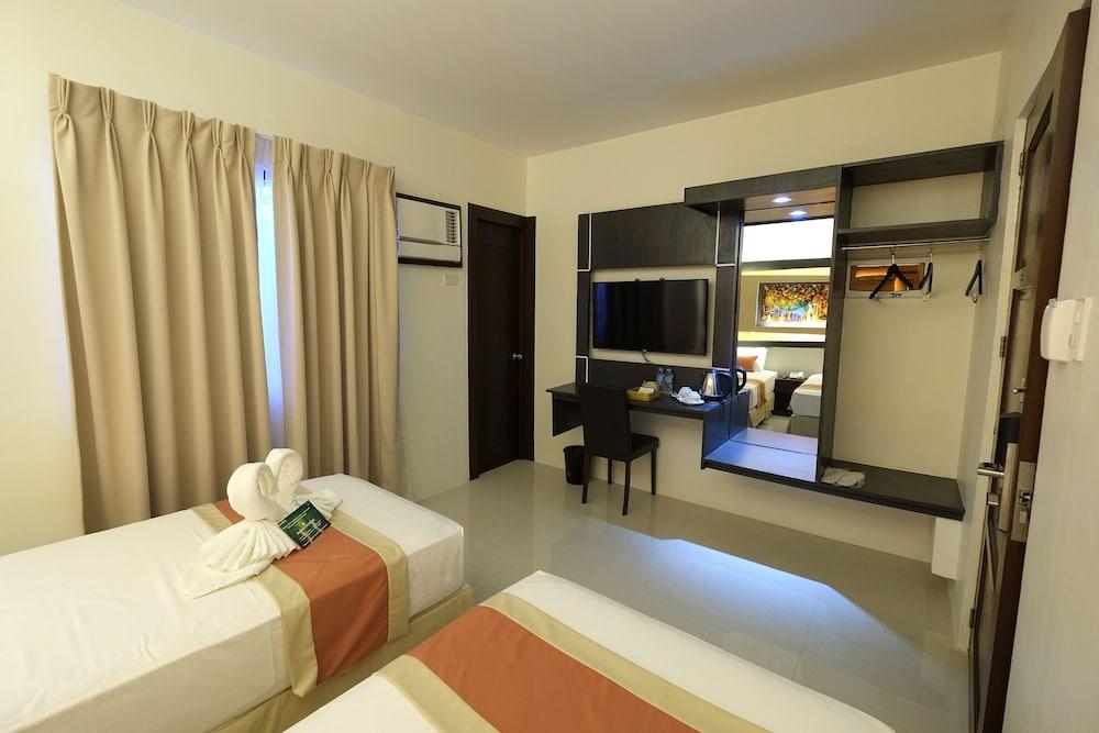 Southpole Central Hotel