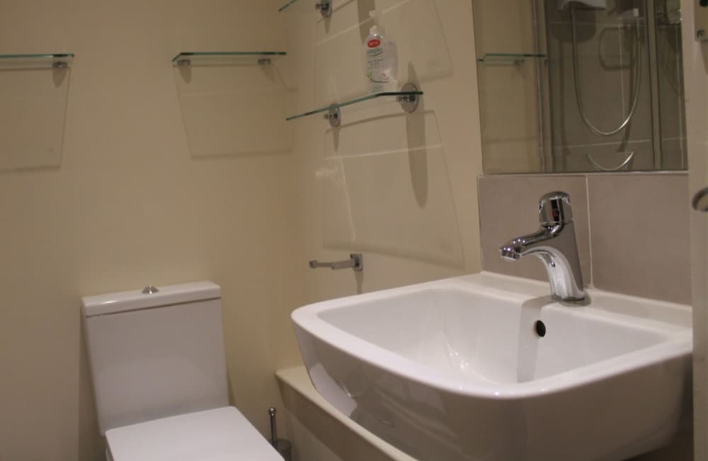 Black Bull with Rooms