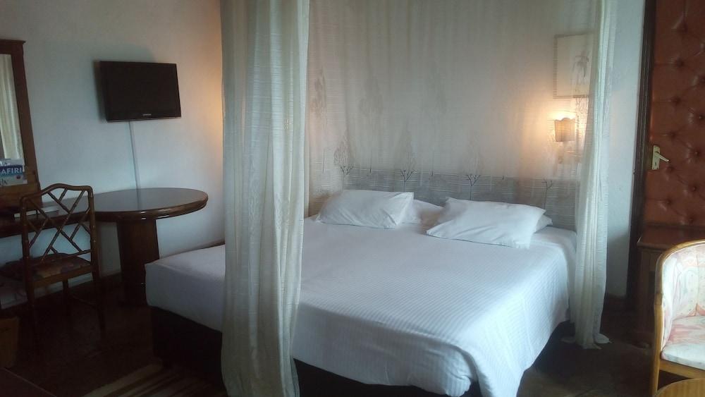 Jacaranda Lake Elementaita Lodge