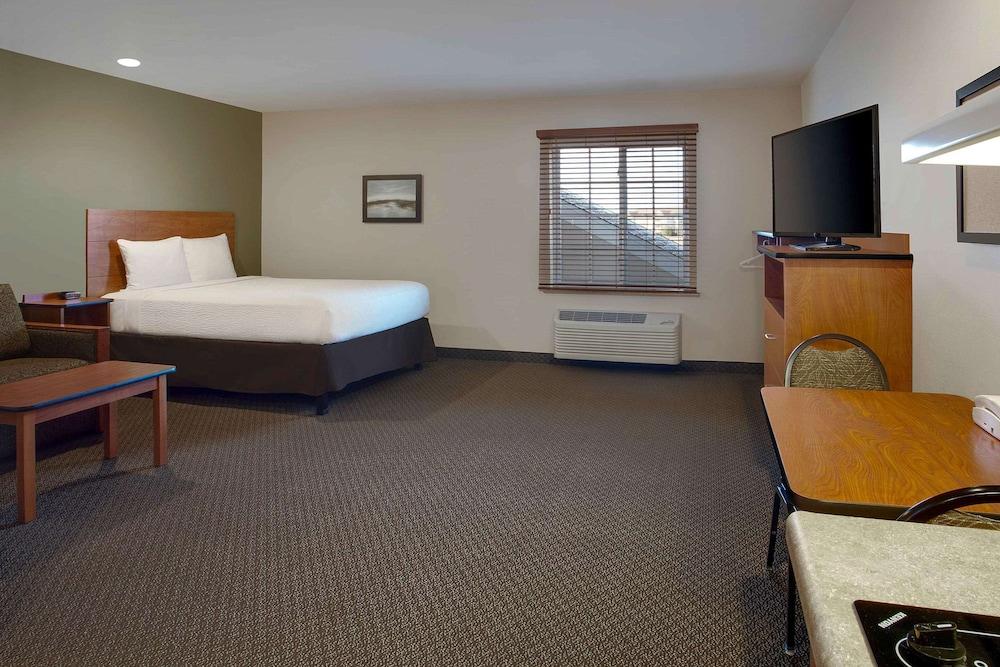 WoodSpring Suites Frederick I-70