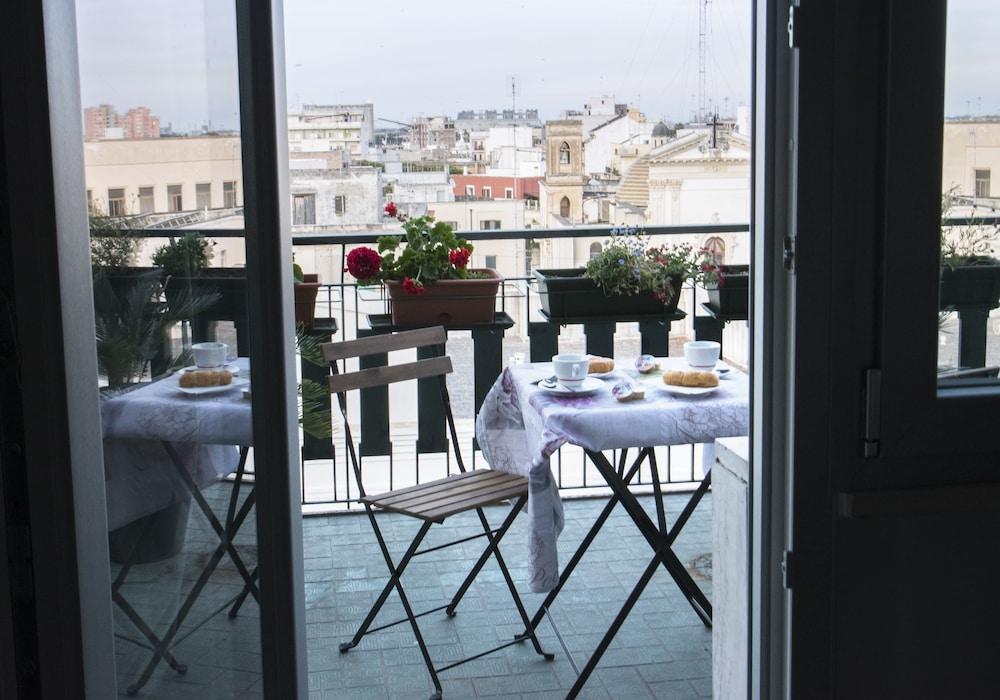 Penthouse Station Luxury Suites & Apts