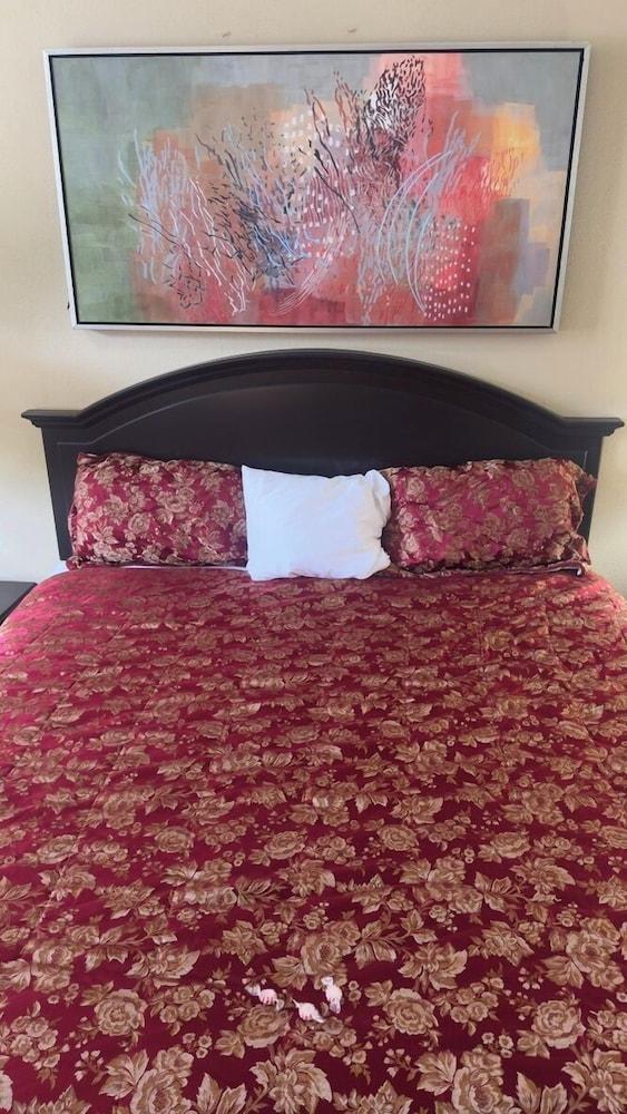 Plantation Oaks Suites & Inn