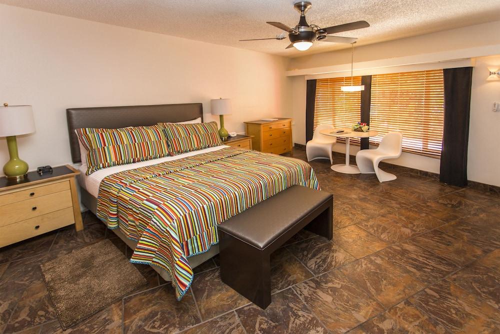 Desert Riviera Hotel