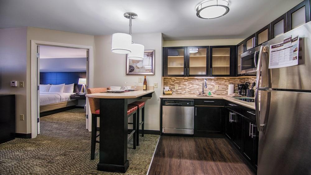 Staybridge Suites Marquette by IHG