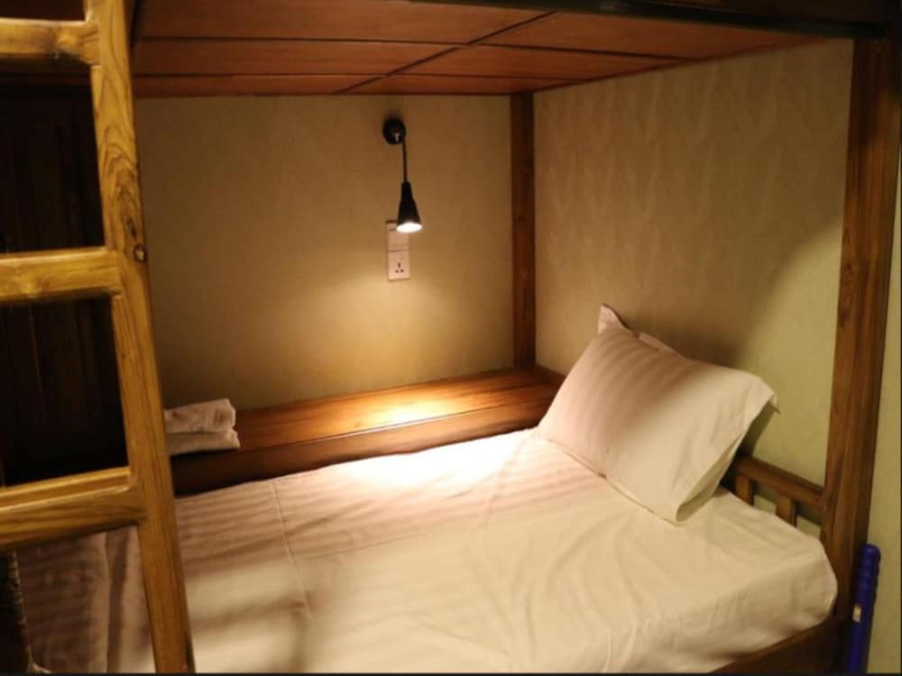 Wayfarer's Rest - Chinatown