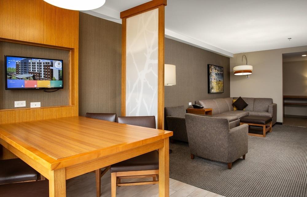 Hyatt Place Edmonton-West