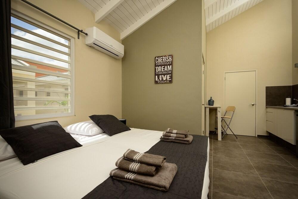 All Seasons Apartments