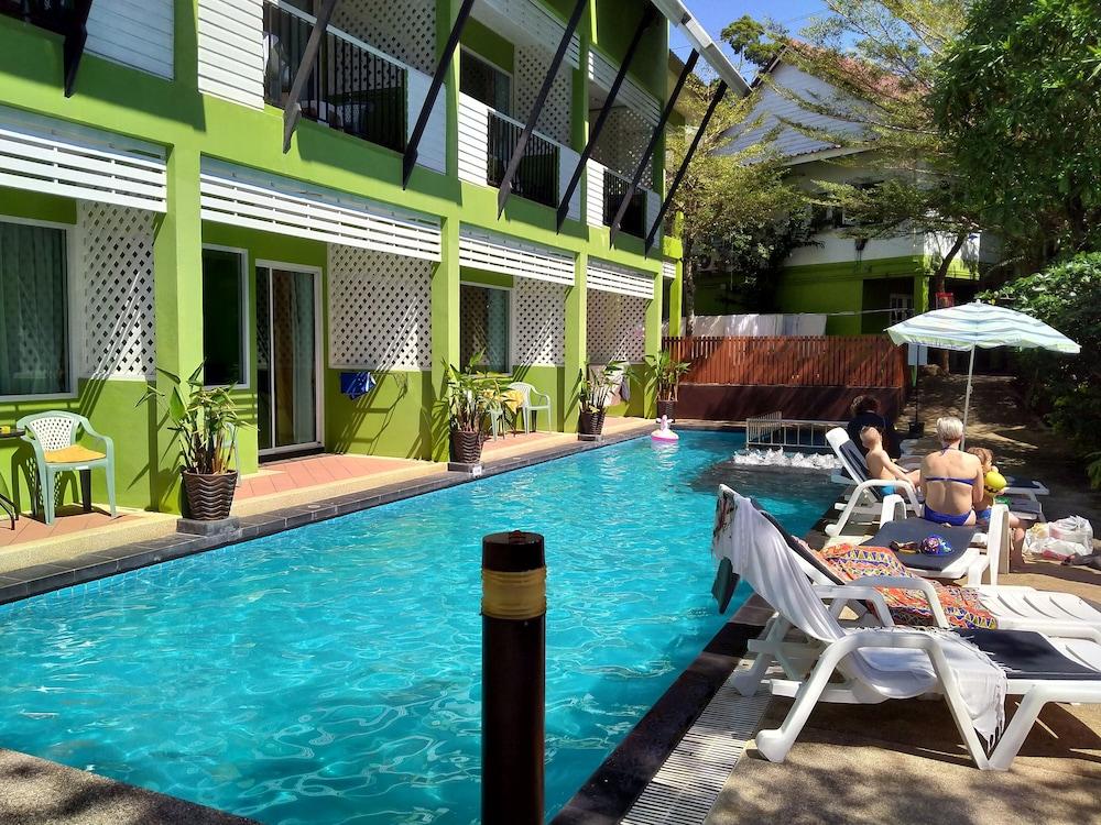 Khaolak C-nior Bungalows