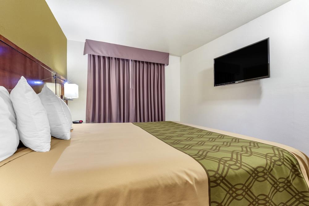 Rose City Inn & Suites