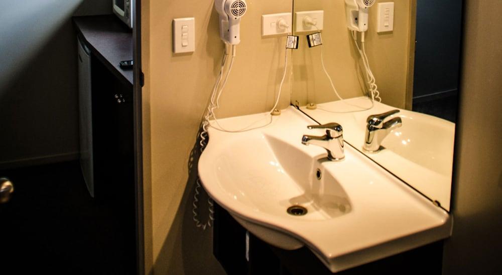 The Racecourse Hotel & Motorlodge