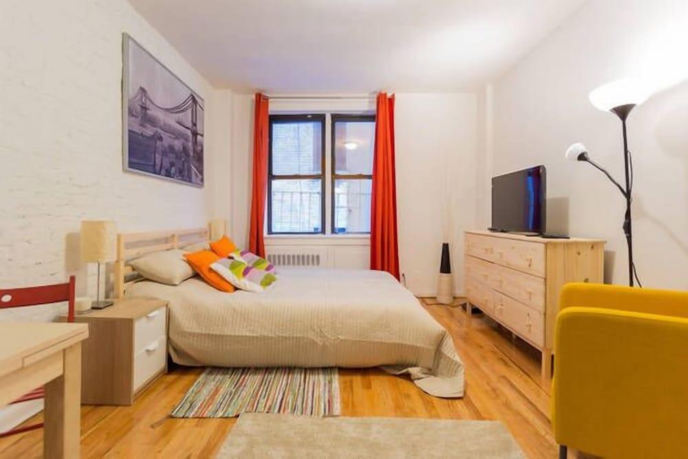 Beautiful Studio Near Central Park
