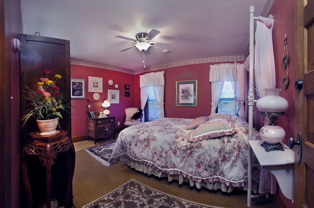 The Historic Elk Mountain Hotel