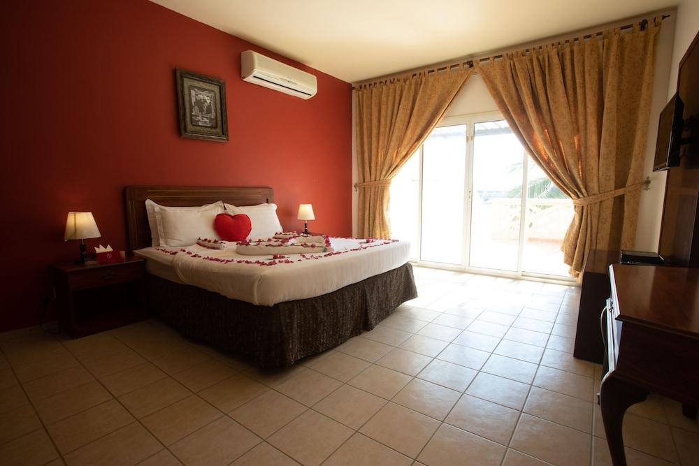 La Fontaine Lagoon Resort