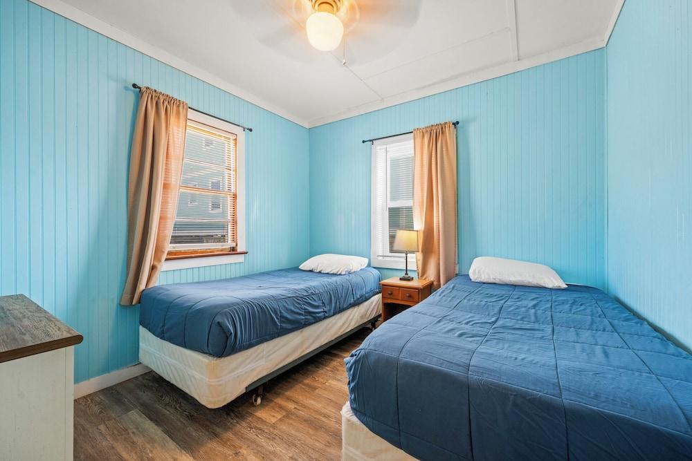 Oceanside Court by Kees Vacations