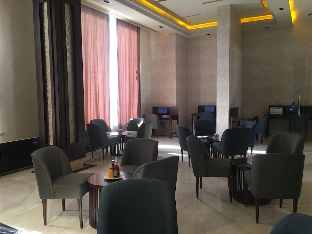 AMC Royal Hotel & Spa