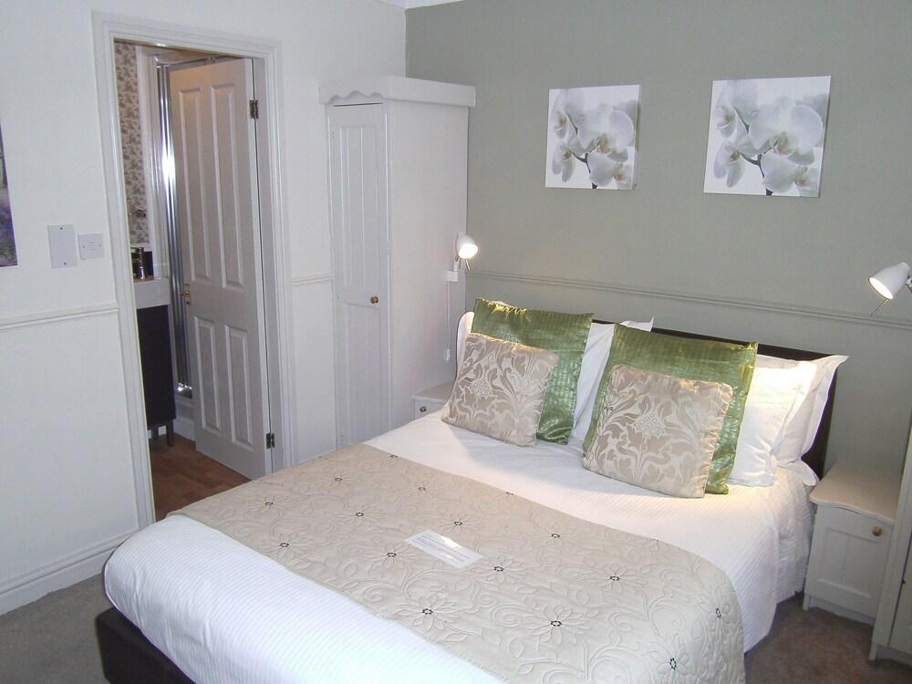 Virginia Cottage Guest House