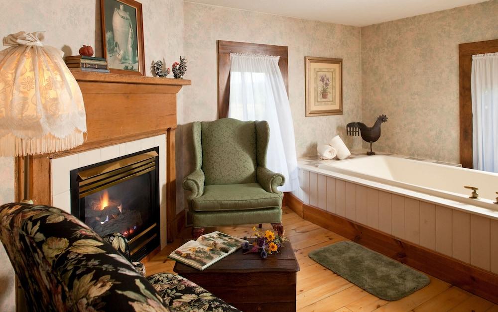 Chanticleer Guest House