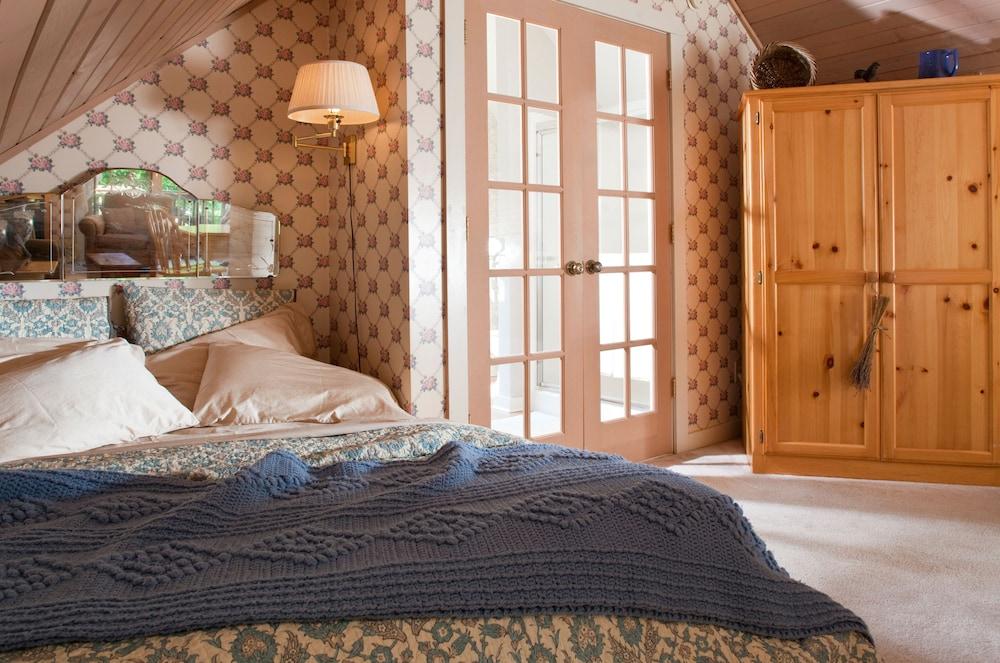 Chanticleer Guest House