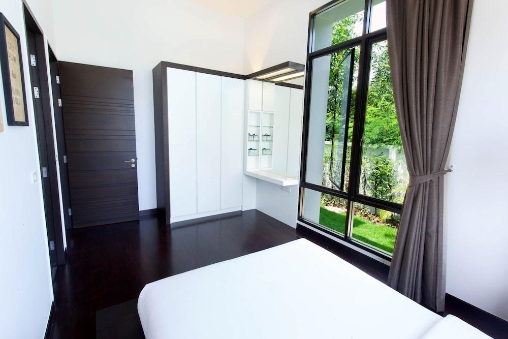 WE by Sirin Pool Villa Huahin