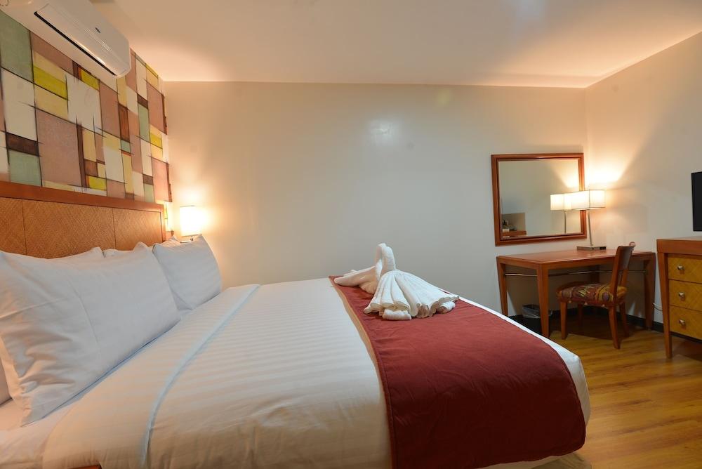 Royal Suites Condotel