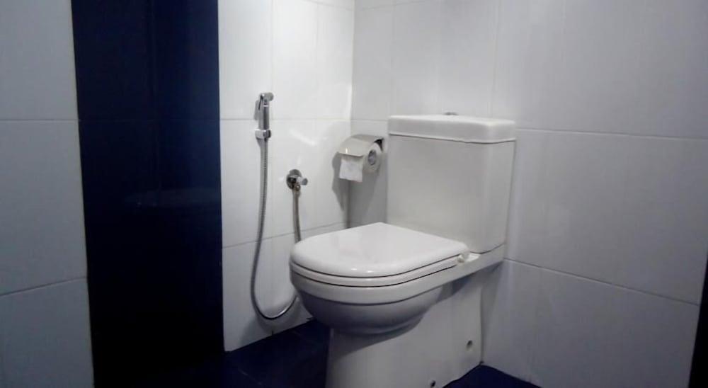 Bridge Hotel Negombo