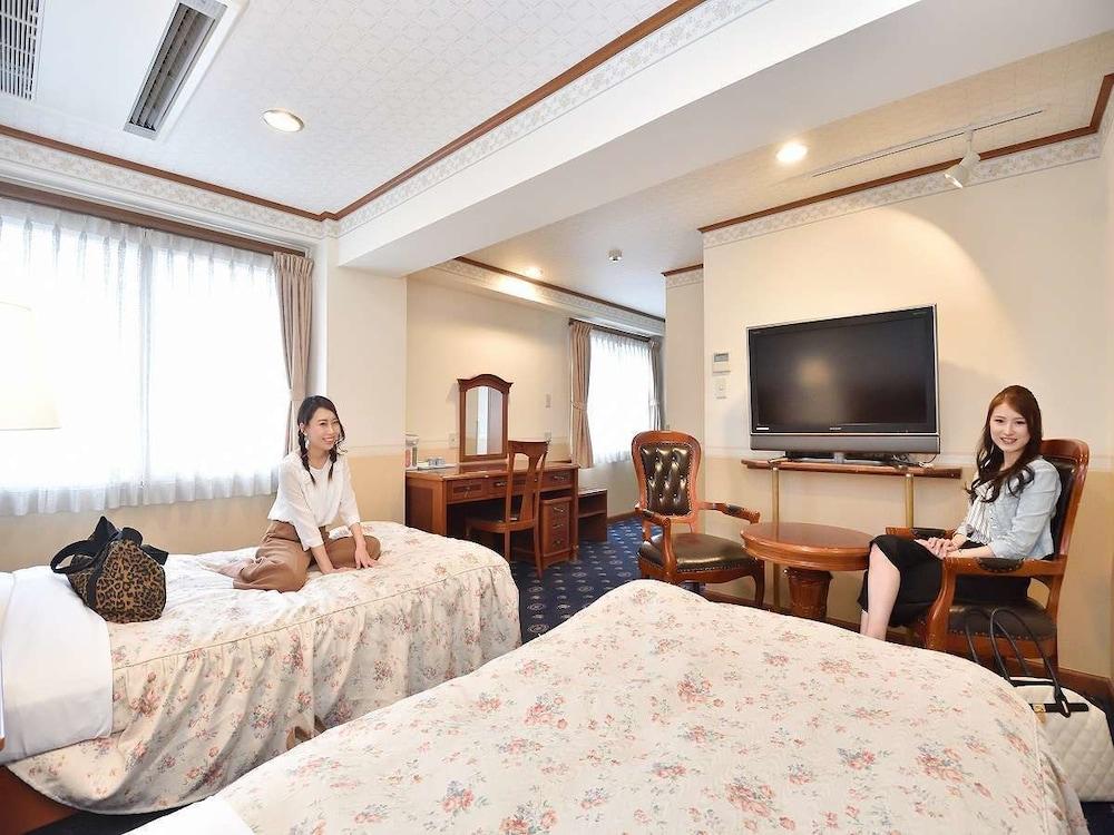 Beppu Station Hotel