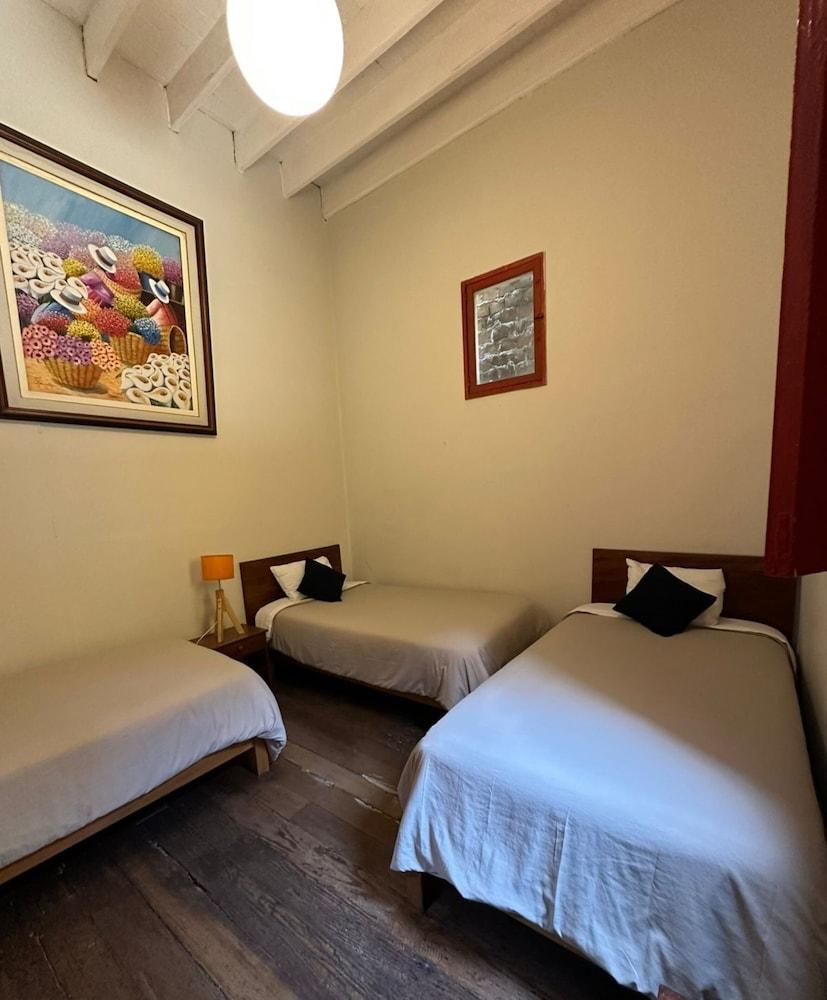 Flying Dog Backpackers Hostel