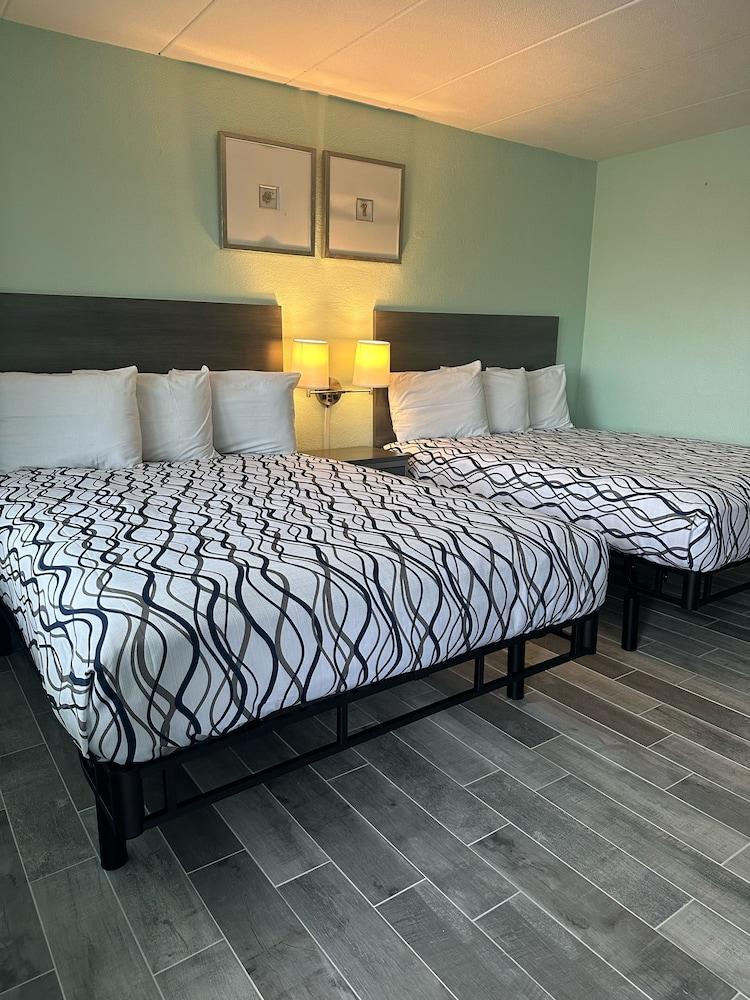 Royal Canadian Motel