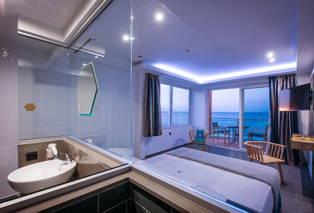 Enorme Infinity Beach - Adults Only