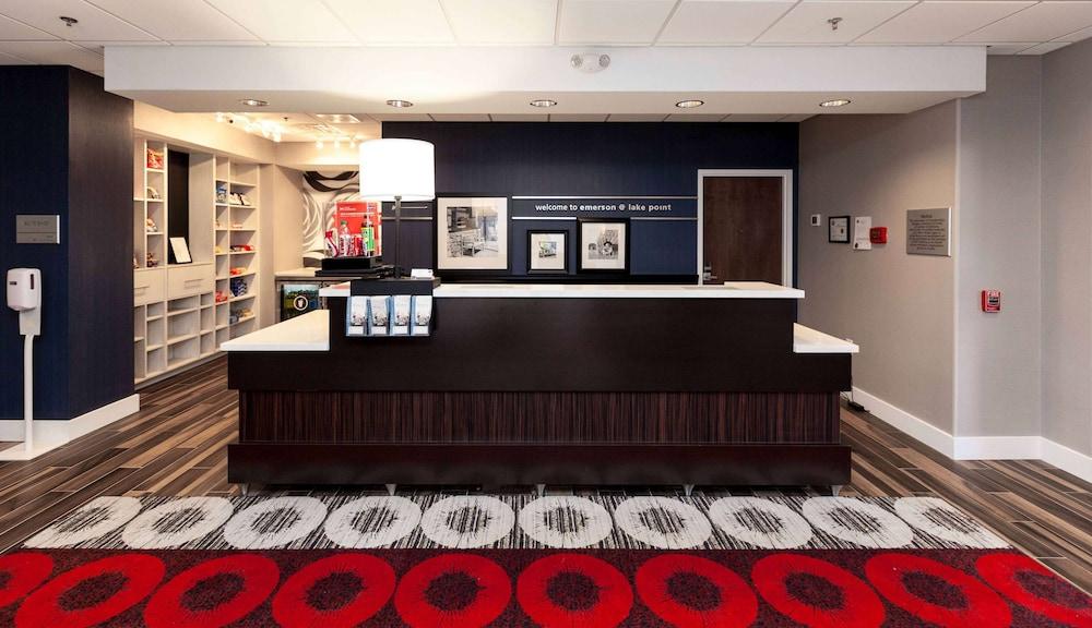 Hampton Inn Emerson LakePoint