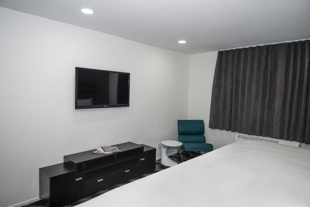 Siegel Select LV Strip-Convention Center