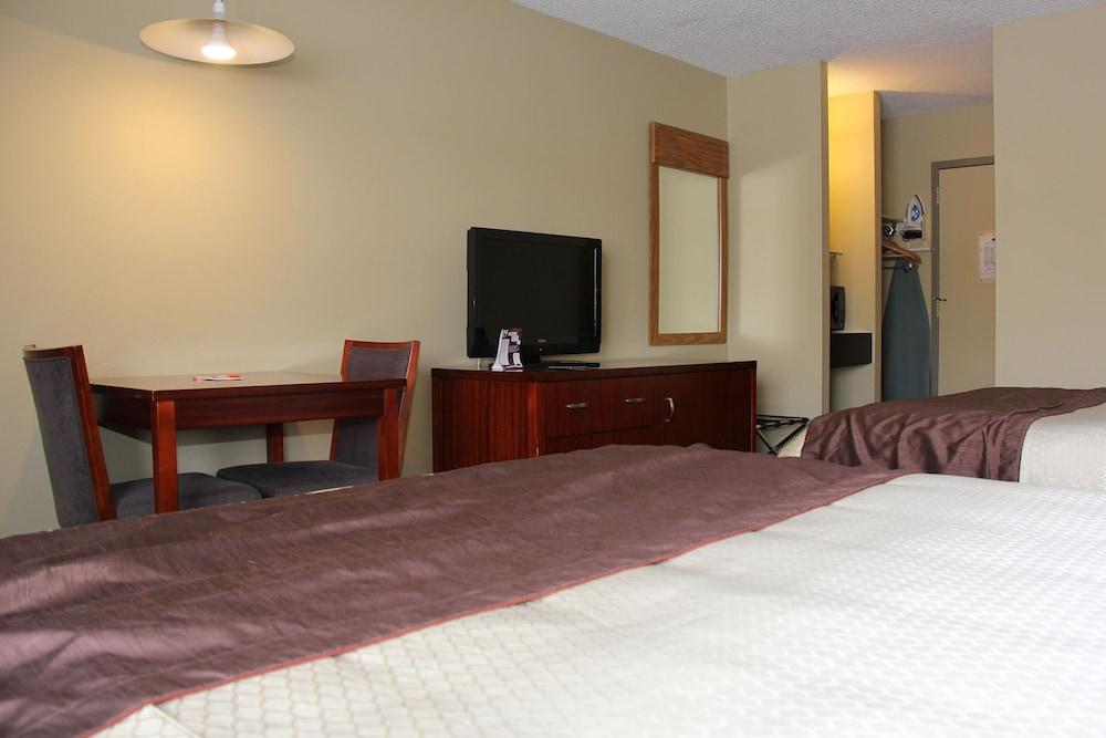 Broadway Lodge Hotel