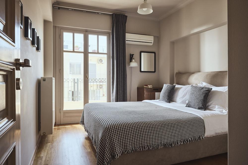 Plaka's Villa with Breathtaking Acropolis View