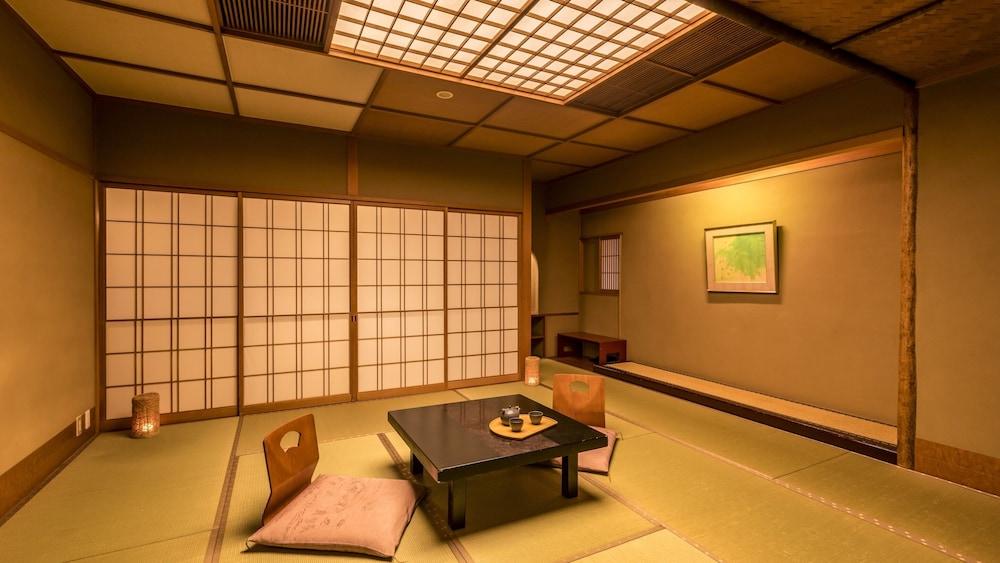 Ooedo Onsen Monogatari Premium Yoshinoya Irokuen