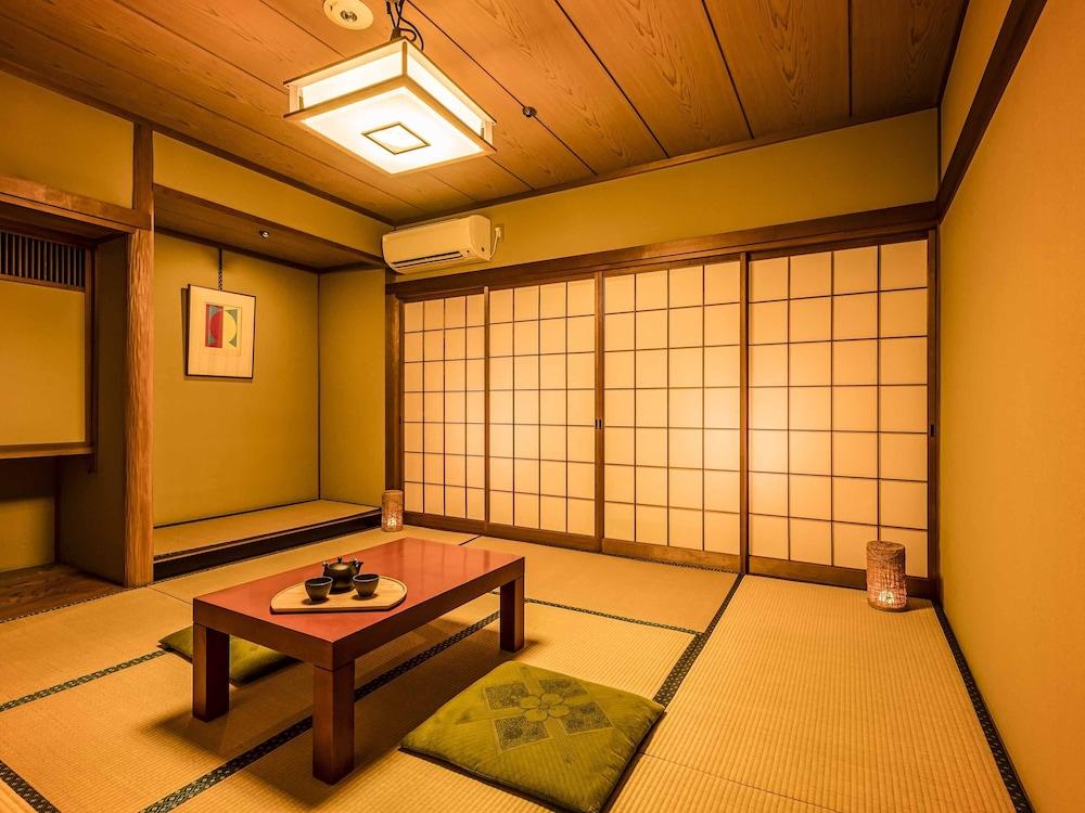 Ooedo Onsen Monogatari Wanwan Resort Awazu